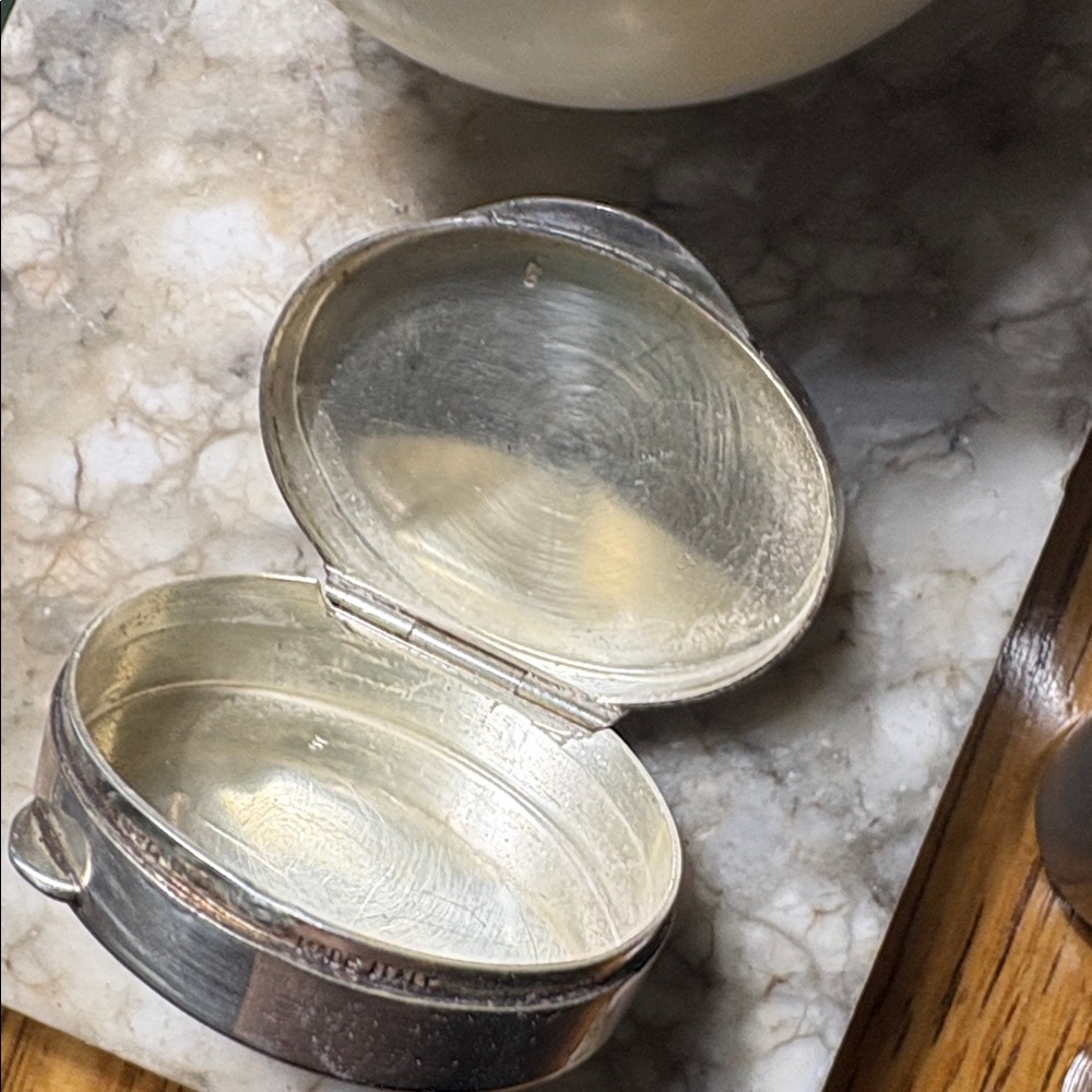 Ornate Sterling Pillbox or Tiny Treasure Box - Picture 6 of 8
